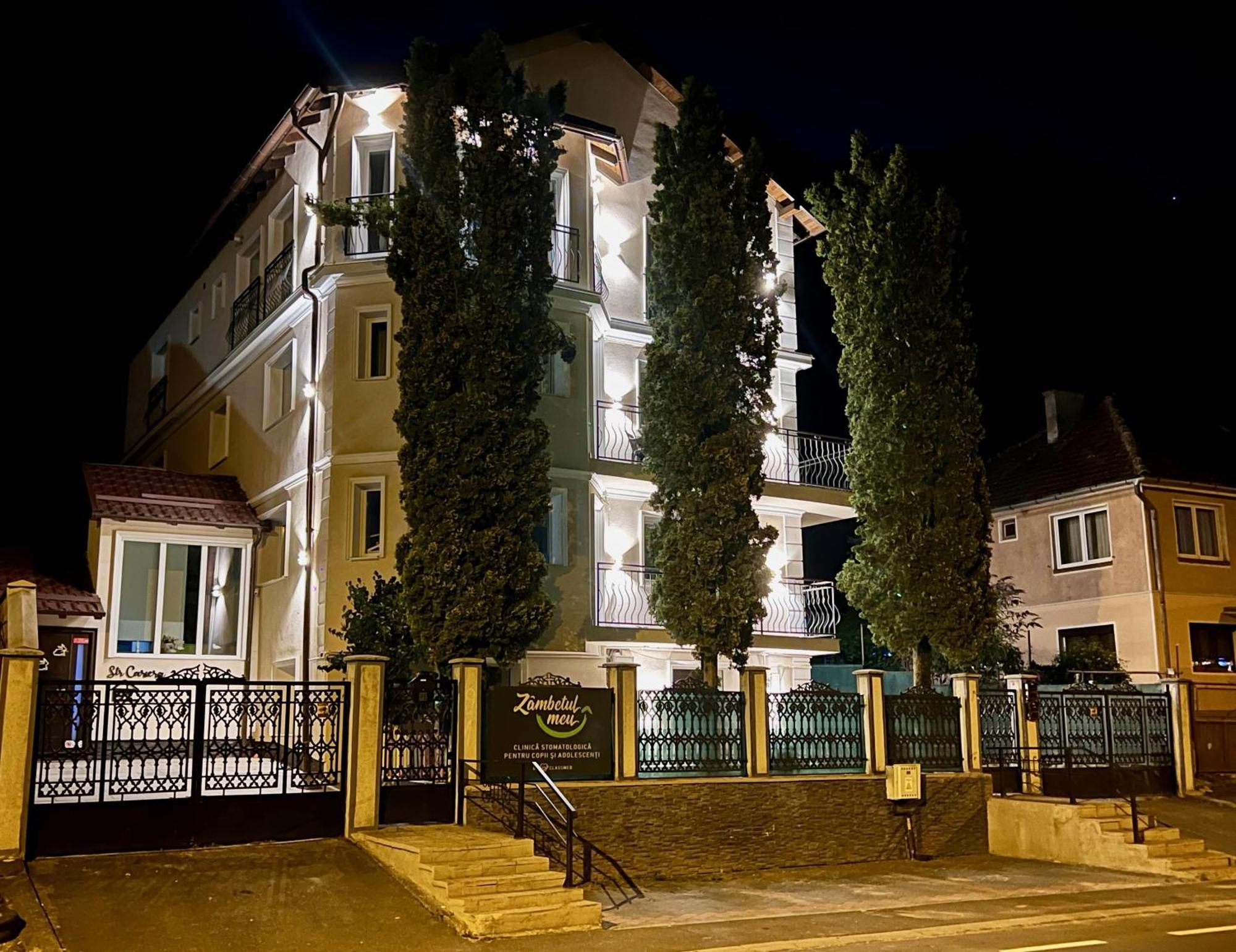 Prestige Aparthotel Braşov Extérieur photo