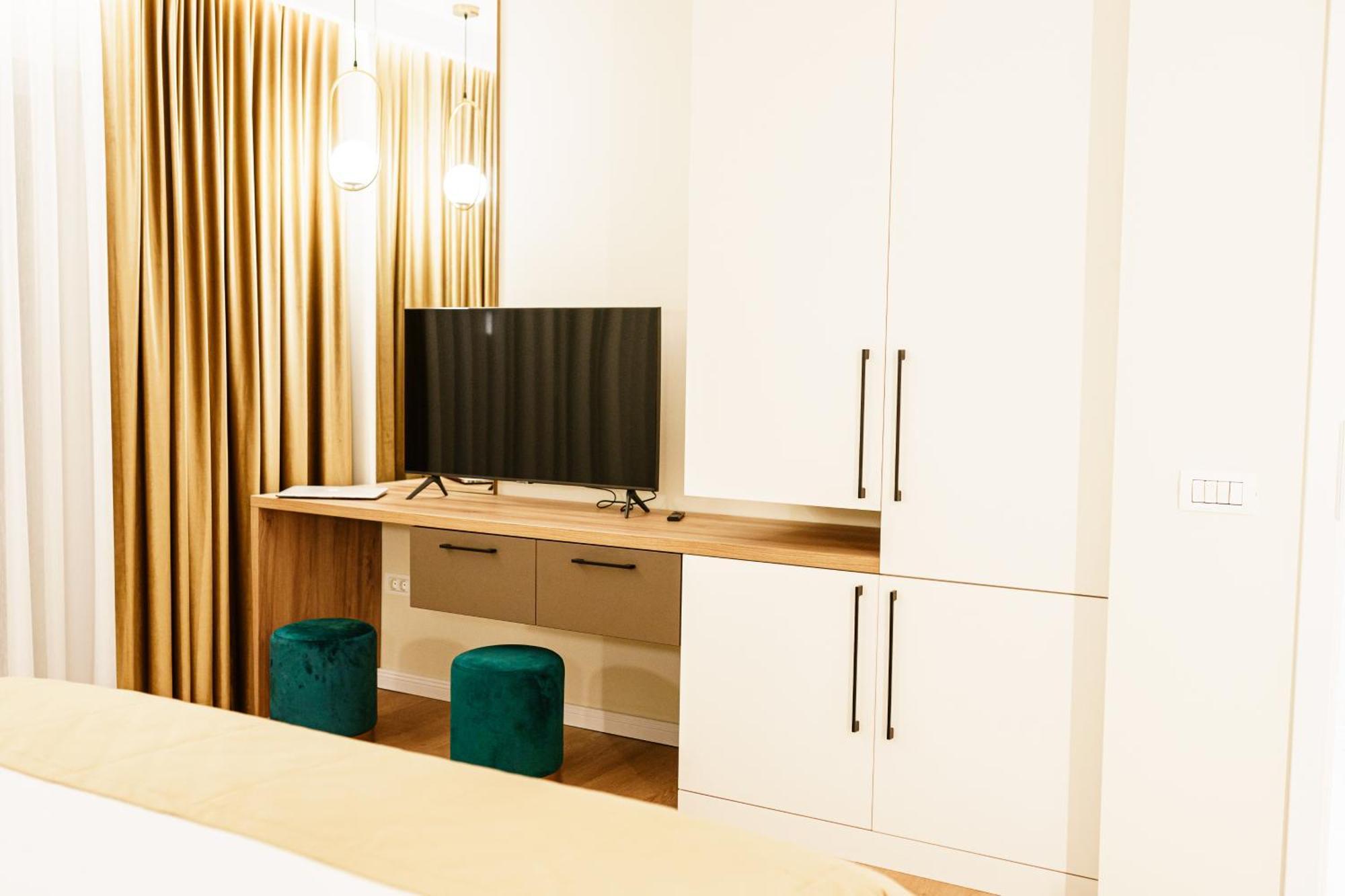 Prestige Aparthotel Braşov Extérieur photo