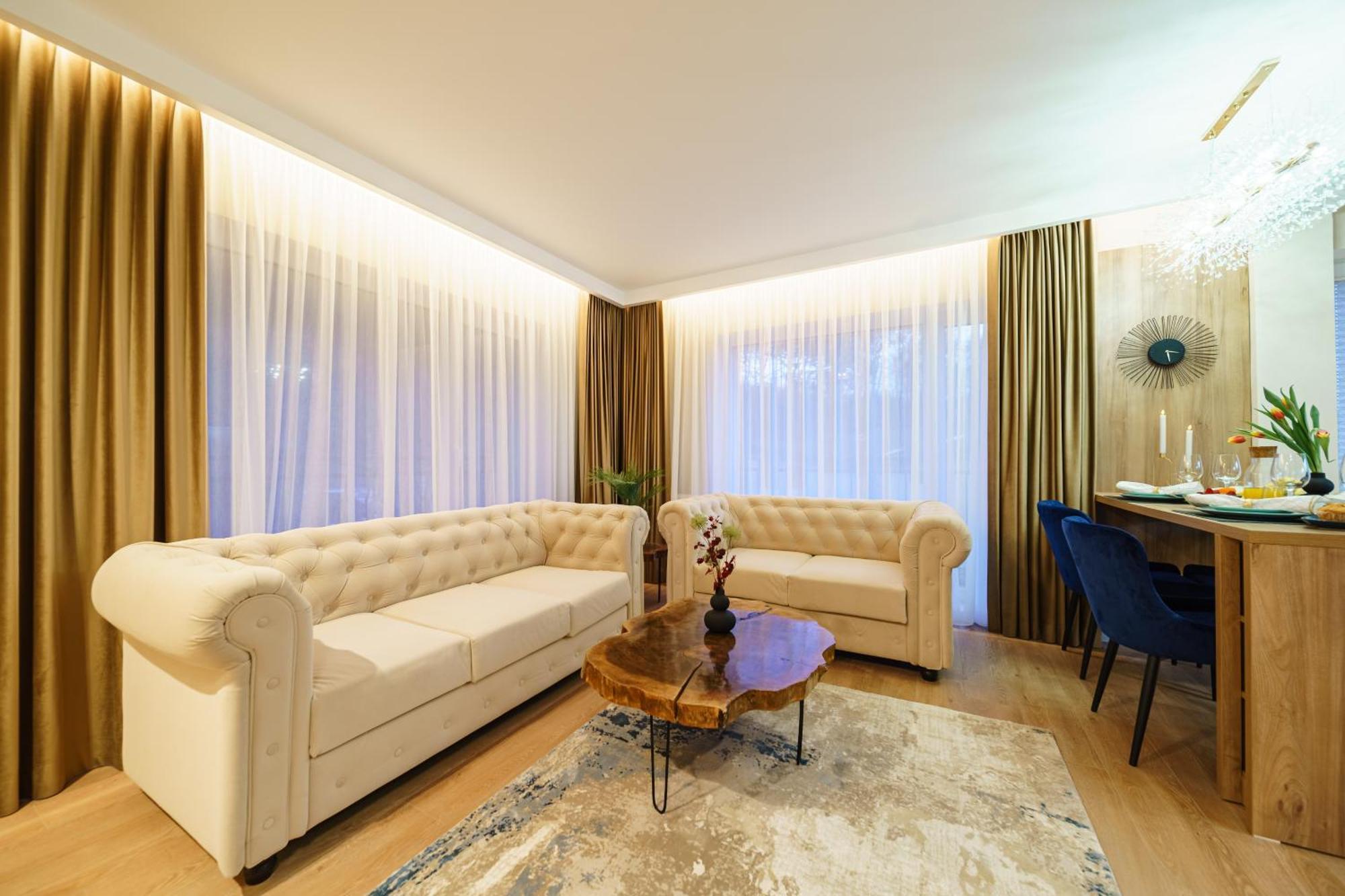 Prestige Aparthotel Braşov Extérieur photo