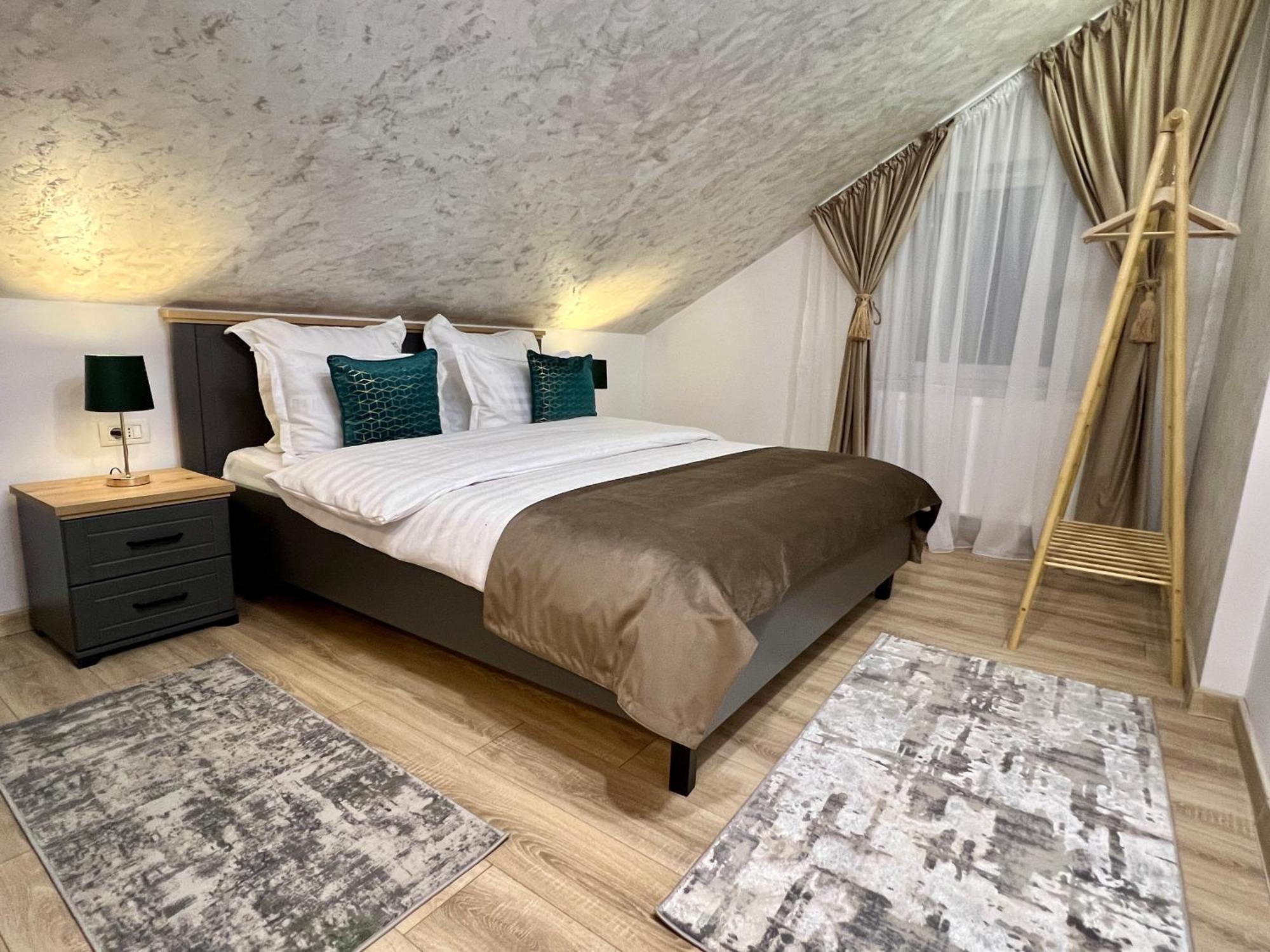 Prestige Aparthotel Braşov Extérieur photo