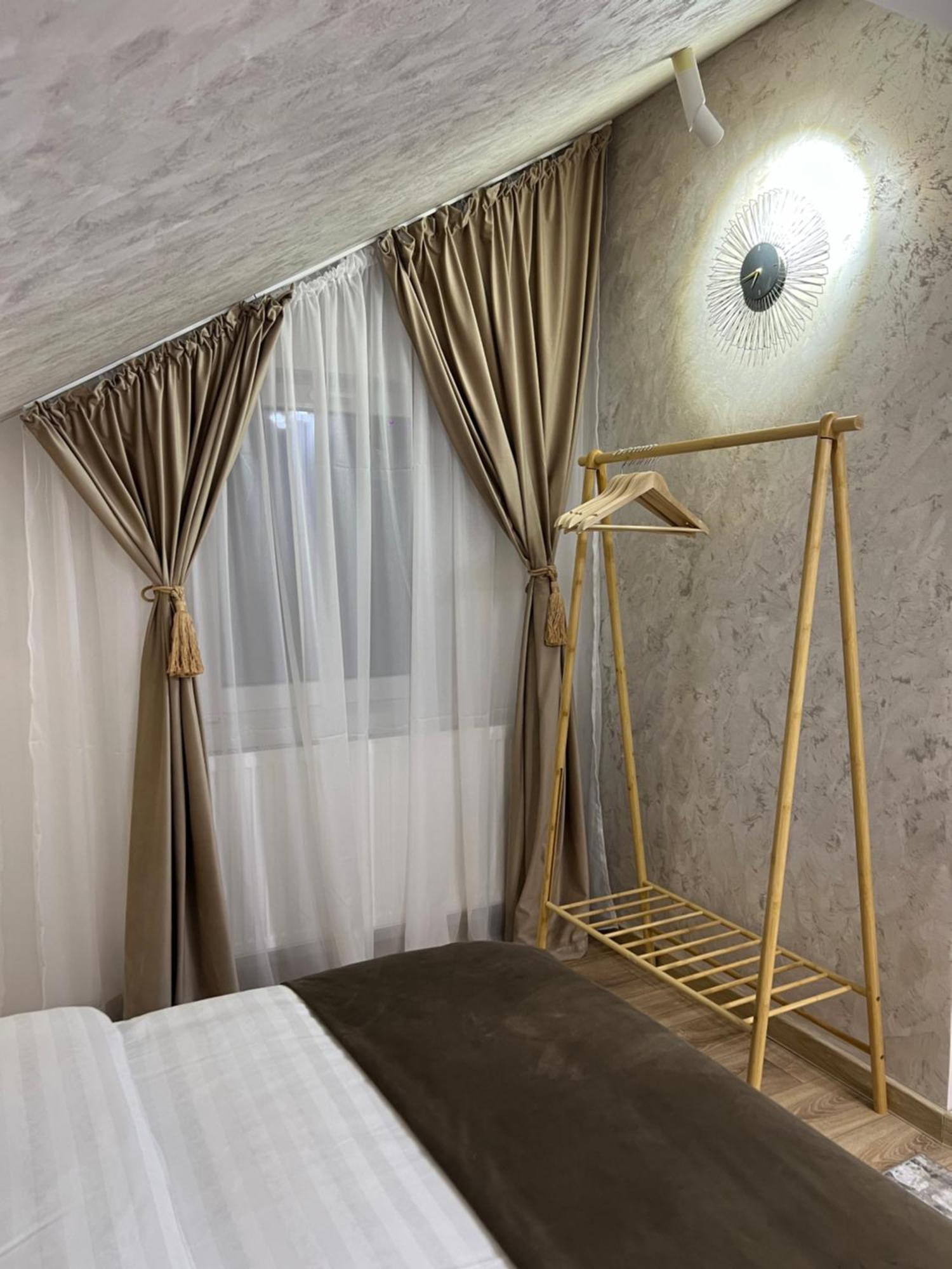 Prestige Aparthotel Braşov Extérieur photo