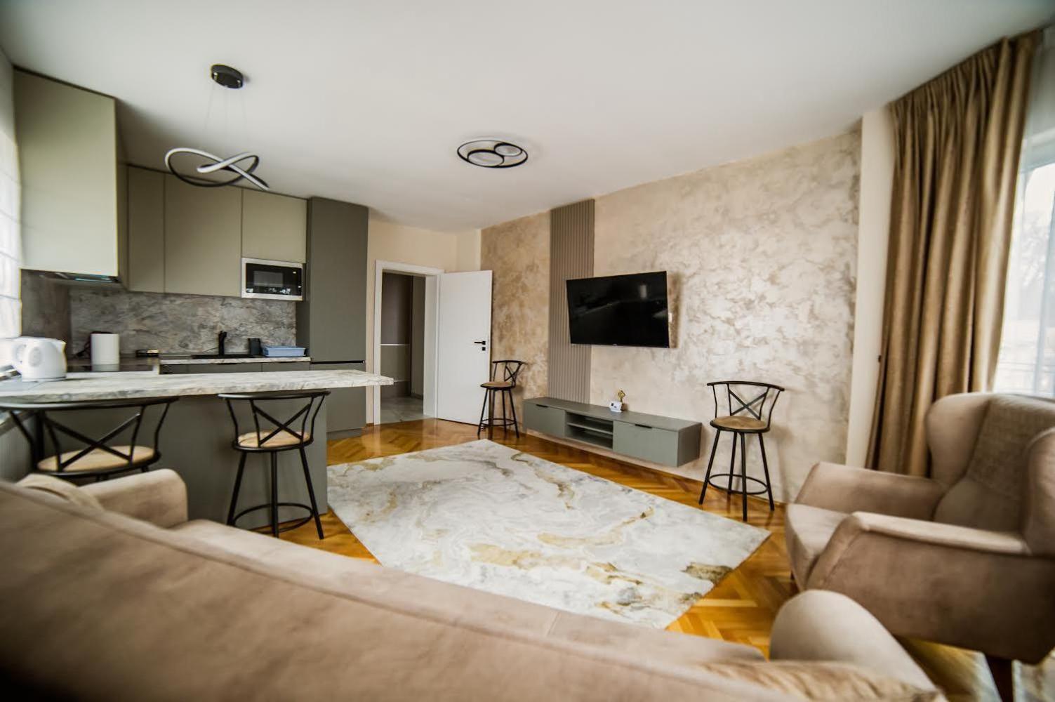 Prestige Aparthotel Braşov Extérieur photo